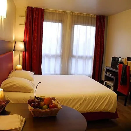 Val Senart 1ere Avenue Hotel