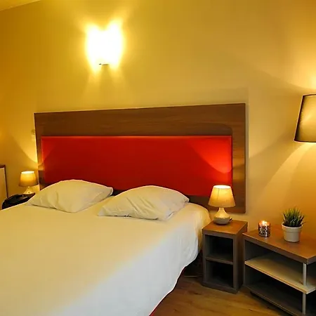 Val Senart 1ere Avenue מלון 3*