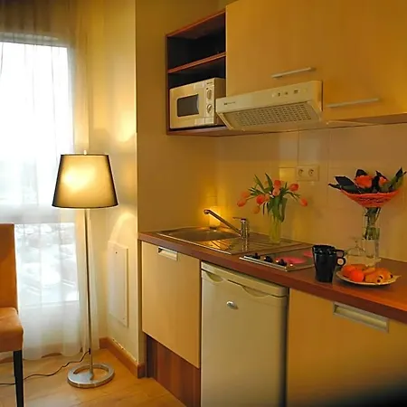 Val Senart 1ere Avenue Hotel 3*