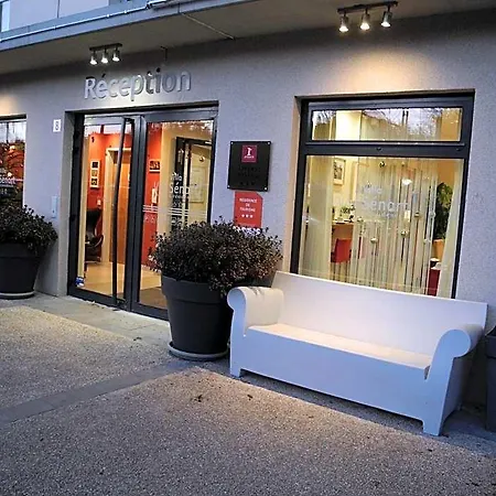 Val Senart 1ere Avenue 3*